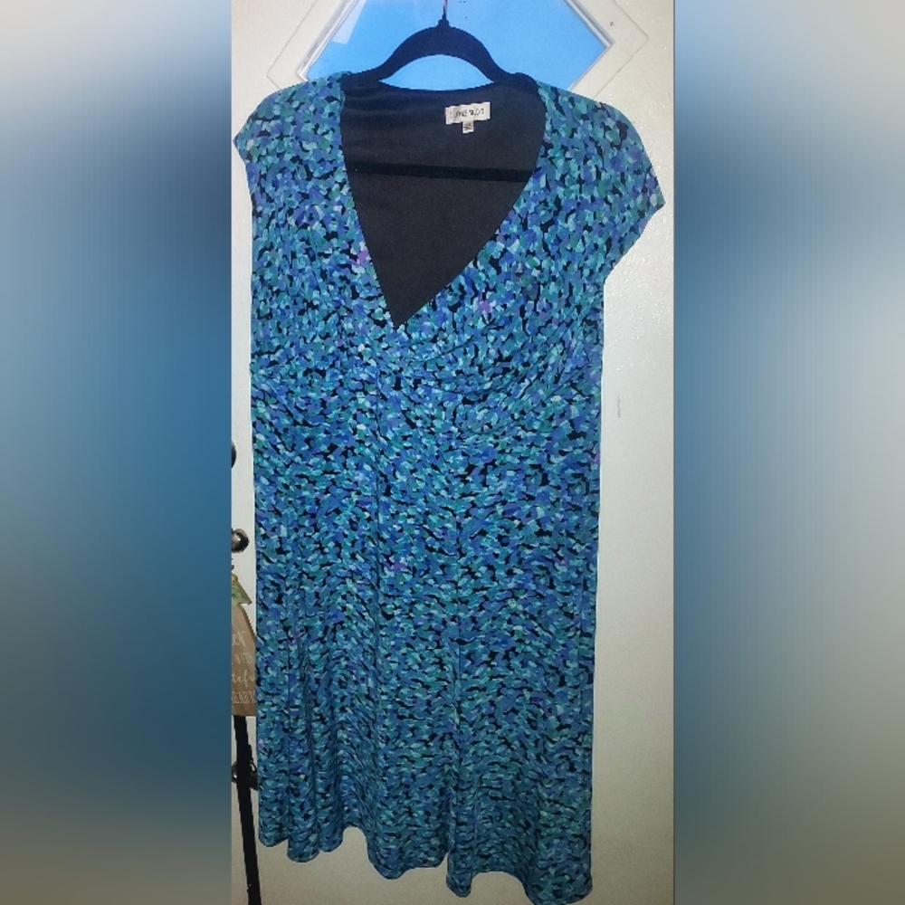 Jones New York Blue and Green V-Neck Dress
